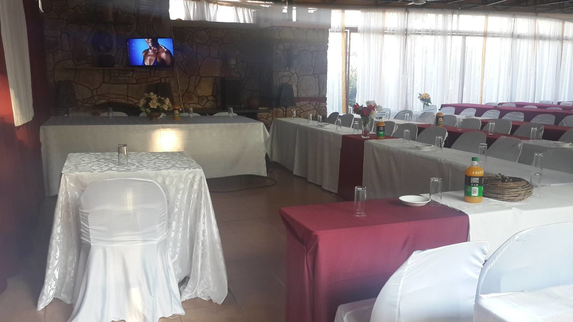 Lalani Hotel And Conference Centre ブラワヨ エクステリア 写真
