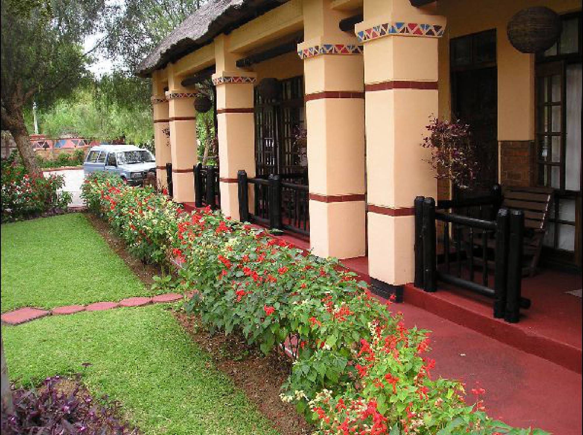 Lalani Hotel And Conference Centre ブラワヨ エクステリア 写真